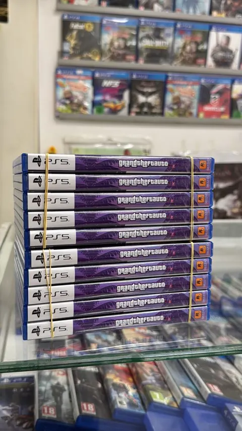 Grand Theft Auto VI özel baskı kutu istifi